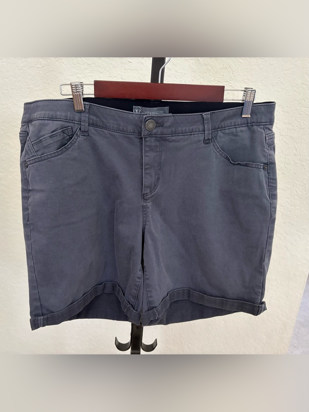 Wit & Wisdom Absolution Shorts 16W Charcoal Gray